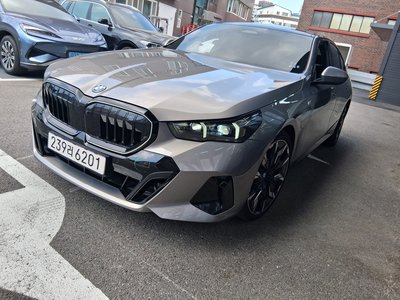 BMW 5 SERIES - 4