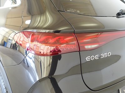 MERCEDES-BENZ EQE - 9