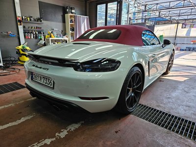 PORSCHE 718 BOXSTER - 6