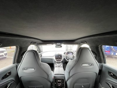 2021 Aston Martin DBX 照片 27