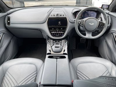 2021 Aston Martin DBX 照片 17