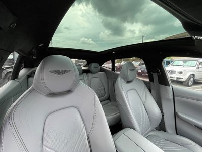 2021 Aston Martin DBX 照片 26