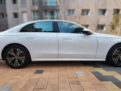 MERCEDES-BENZ E-CLASS - 3