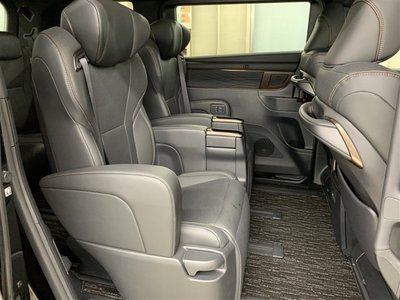 2025 Toyota ALPHARD — фото 10