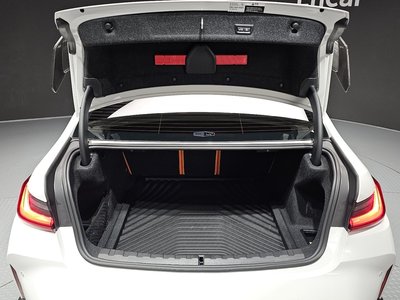2025 BMW M3 thumbnail 31