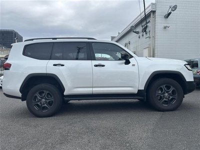 TOYOTA LAND CRUISER 300 - 9