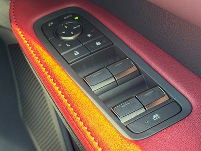 صورة مصغرة 48 لـ 2026 Lexus RX