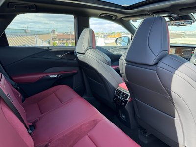 صورة مصغرة 69 لـ 2026 Lexus RX