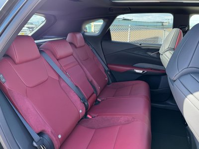 صورة مصغرة 70 لـ 2026 Lexus RX