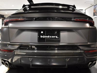 LAMBORGHINI URUS - 10