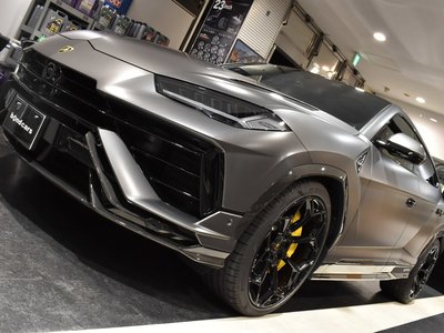 LAMBORGHINI URUS - 2