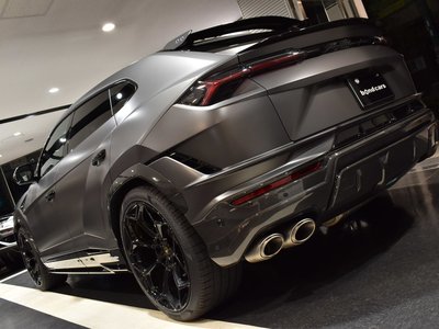 LAMBORGHINI URUS - 3