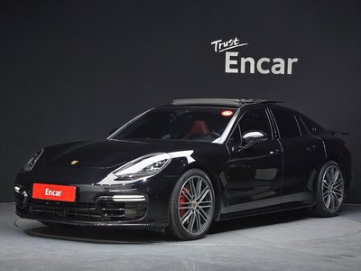 PORSCHE PANAMERA - 1