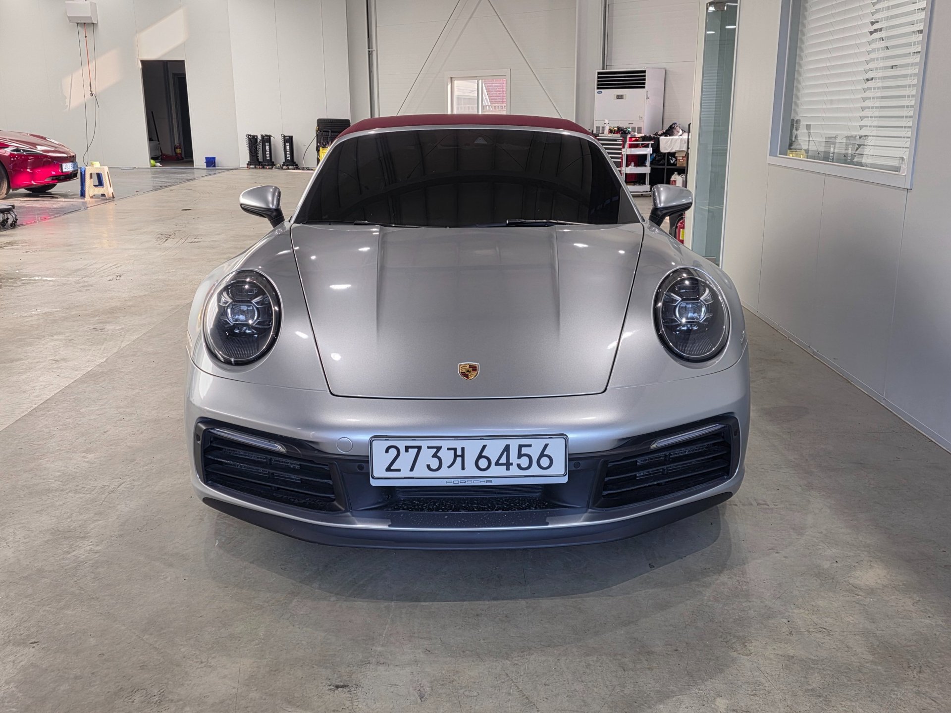 PORSCHE 911 - View 1