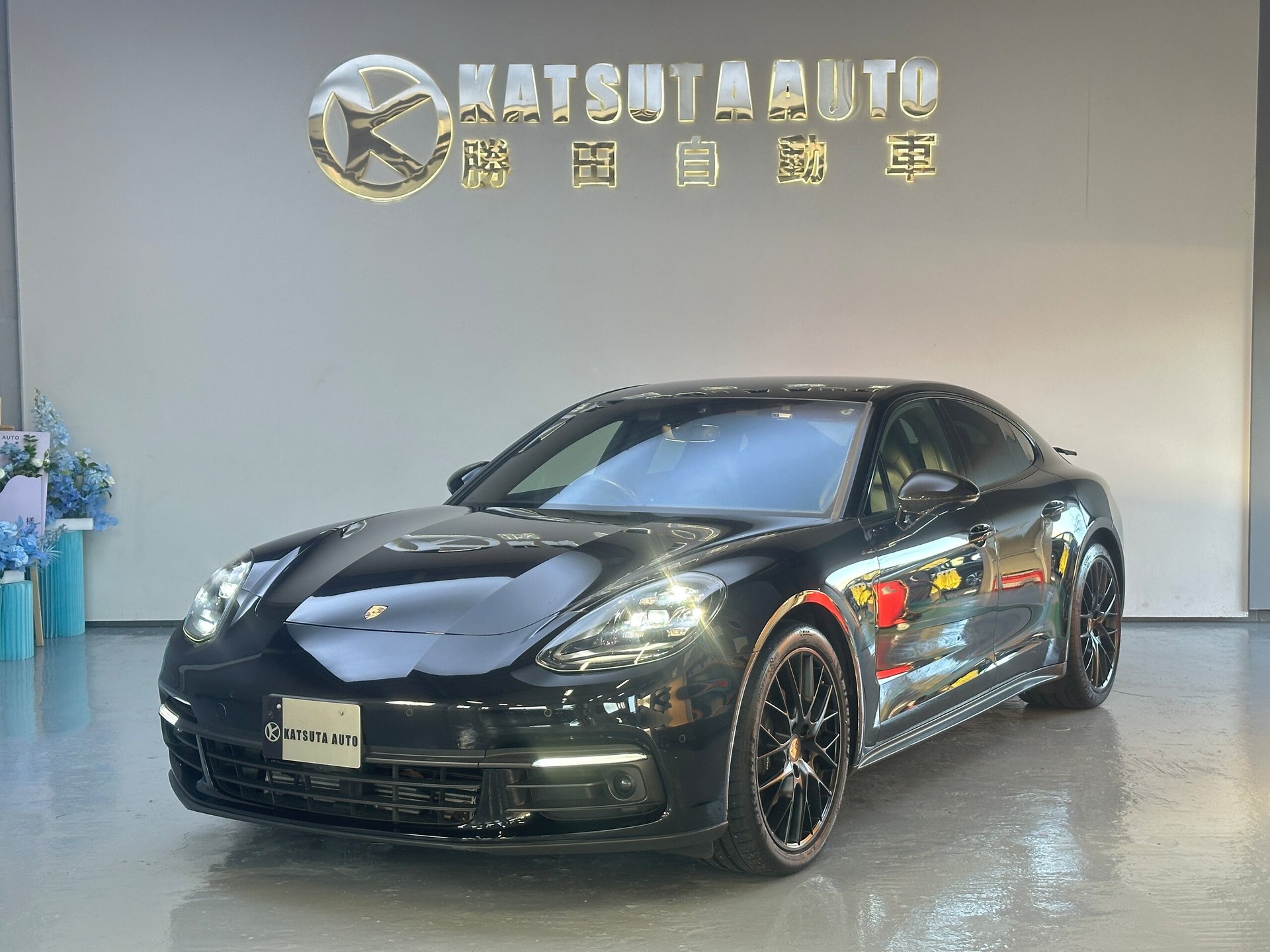 PORSCHE PANAMERA - View 1