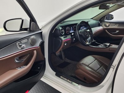 MERCEDES-BENZ E-CLASS - 10
