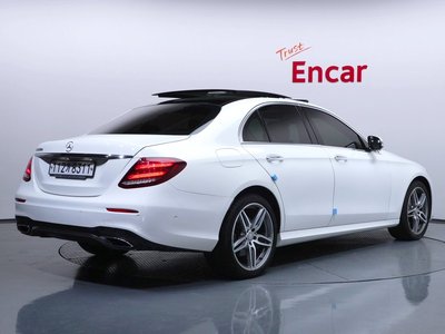 MERCEDES-BENZ E-CLASS - 4