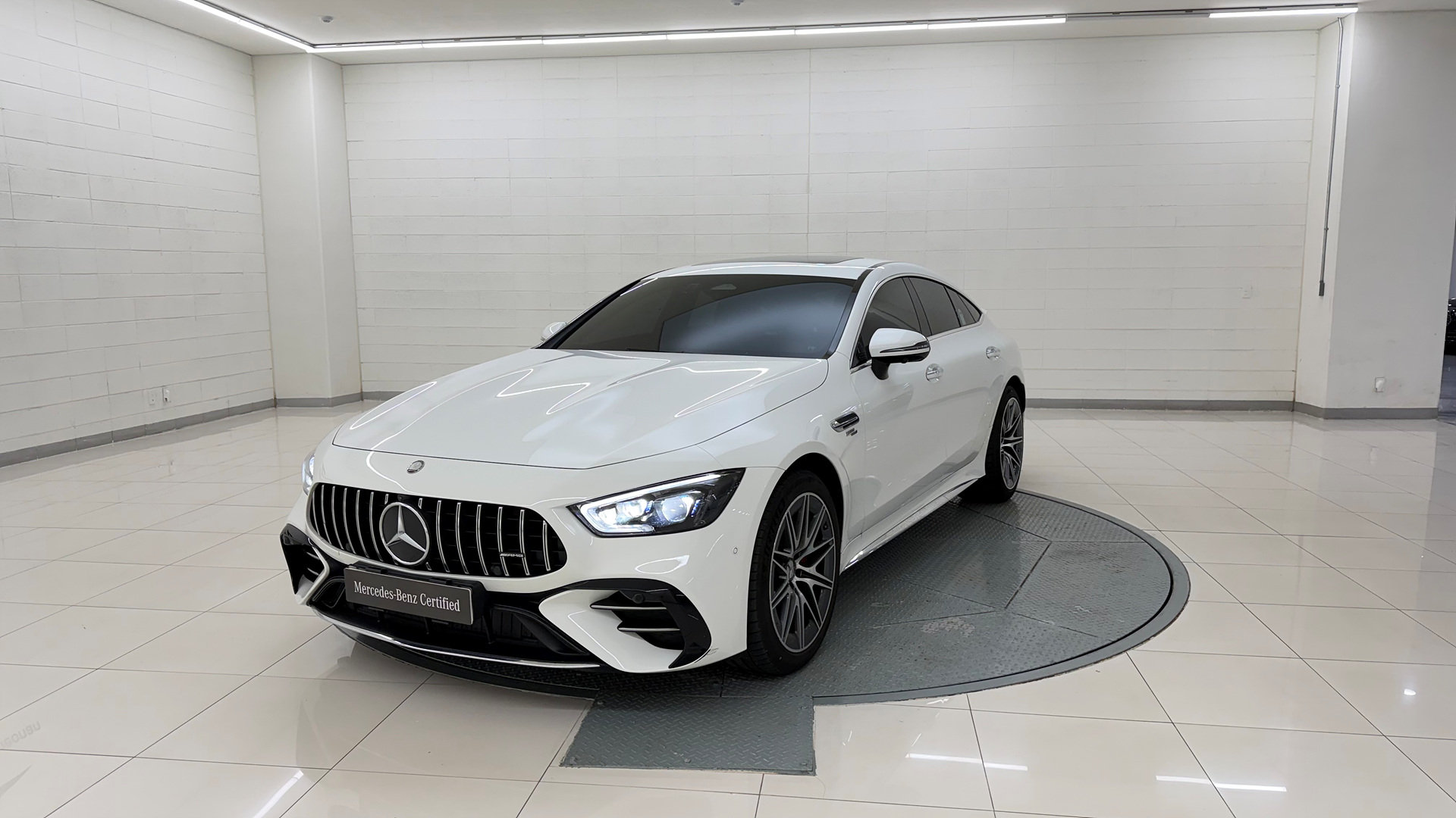 MERCEDES-BENZ GT AMG - View 1