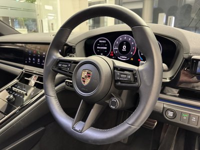 PORSCHE PANAMERA - 10