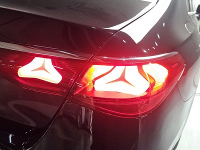 MERCEDES-BENZ E-CLASS - 10