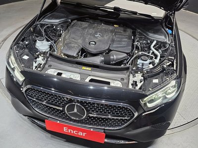 MERCEDES-BENZ E-CLASS - 7