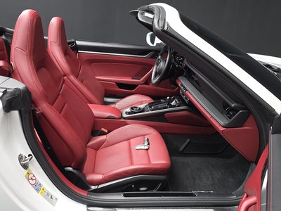 2022 Porsche 911 — миниатюра 11