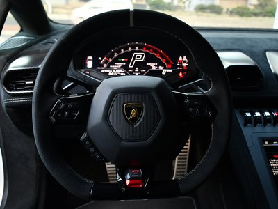 LAMBORGHINI HURACAN - 4