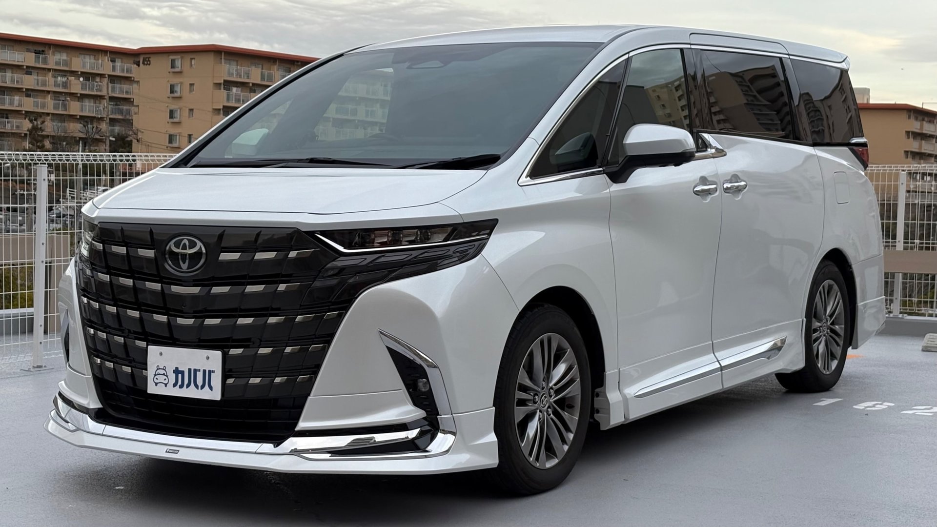 TOYOTA ALPHARD - View 1