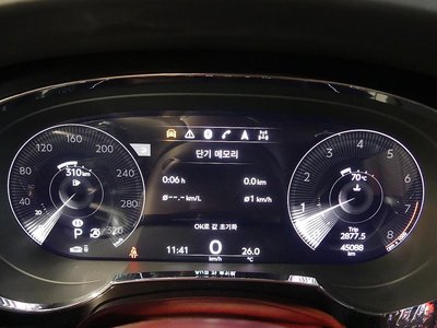 BENTLEY BENTAYGA - 7