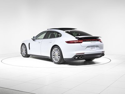 PORSCHE PANAMERA - 8