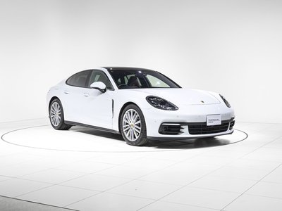 PORSCHE PANAMERA - 4