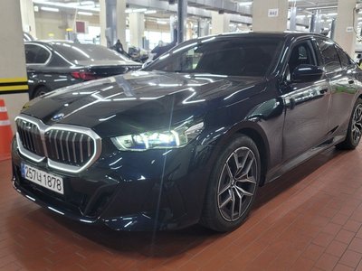 BMW 5 SERIES - 1