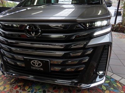 TOYOTA VELLFIRE - 9