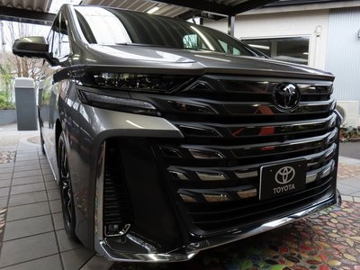 TOYOTA VELLFIRE - 1