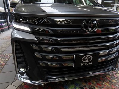 TOYOTA VELLFIRE - 8