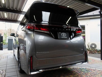 TOYOTA VELLFIRE - 2