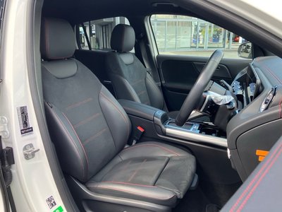 MERCEDES-BENZ EQA - 10