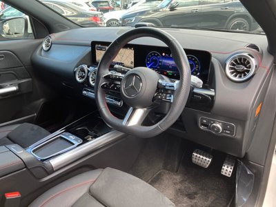 MERCEDES-BENZ EQA - 7