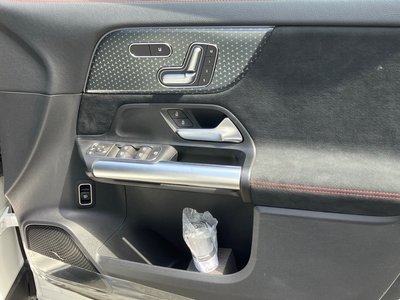 MERCEDES-BENZ EQA - 9