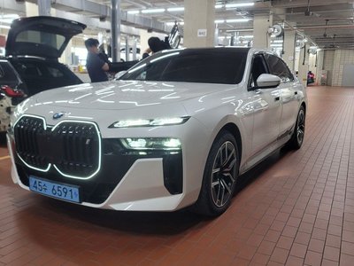 BMW I7 - 1