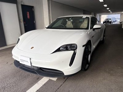 PORSCHE TAYCAN - 1