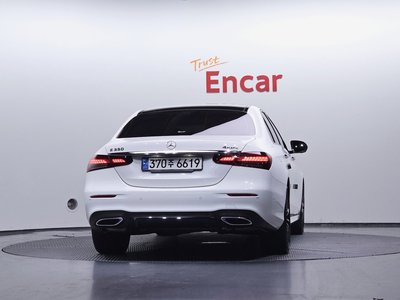 MERCEDES-BENZ E-CLASS - 3