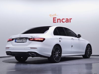 MERCEDES-BENZ E-CLASS - 4