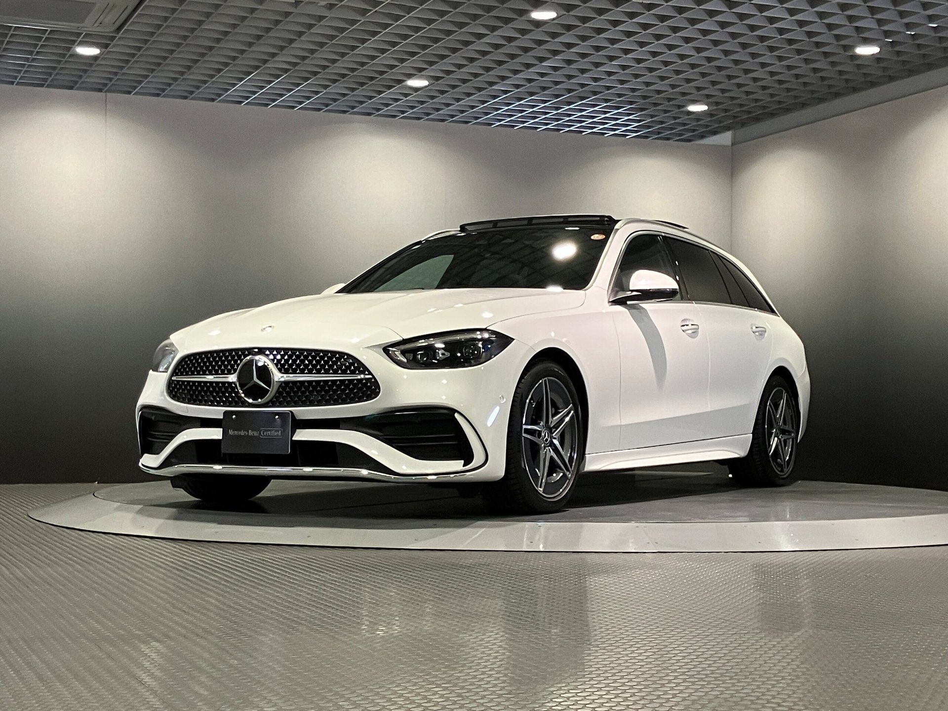 MERCEDES-BENZ C-CLASS - View 1