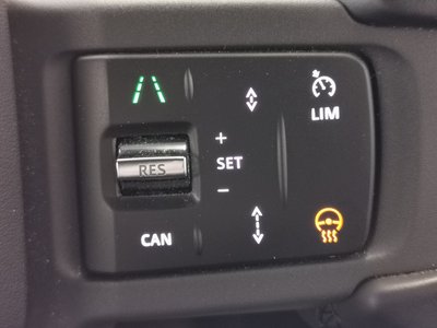 LAND ROVER DEFENDER - 9