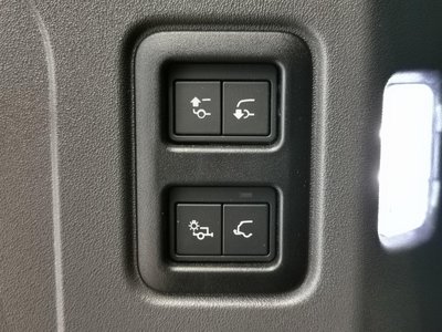 LAND ROVER DEFENDER - 3