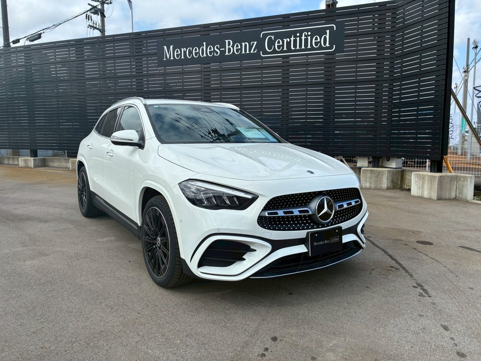 MERCEDES-BENZ GLA - View 1