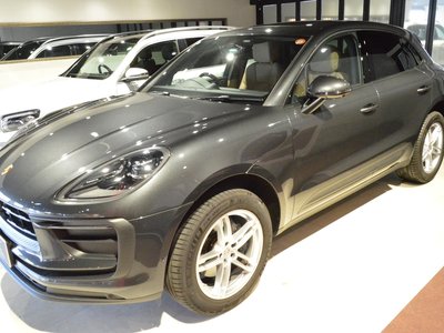 PORSCHE MACAN - 3