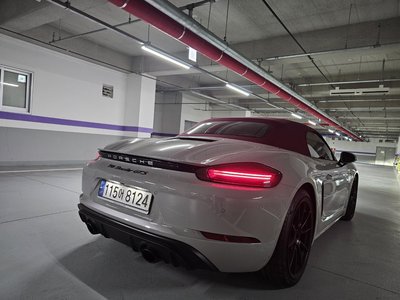 PORSCHE 718 - 4