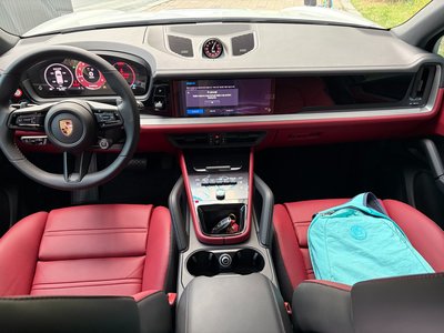 2026 Porsche CAYENNE thumbnail 18